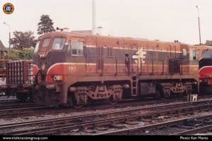 190 (+184) arriving at Limerick with green carded beef wagons and cement bubbles, 22/10/01